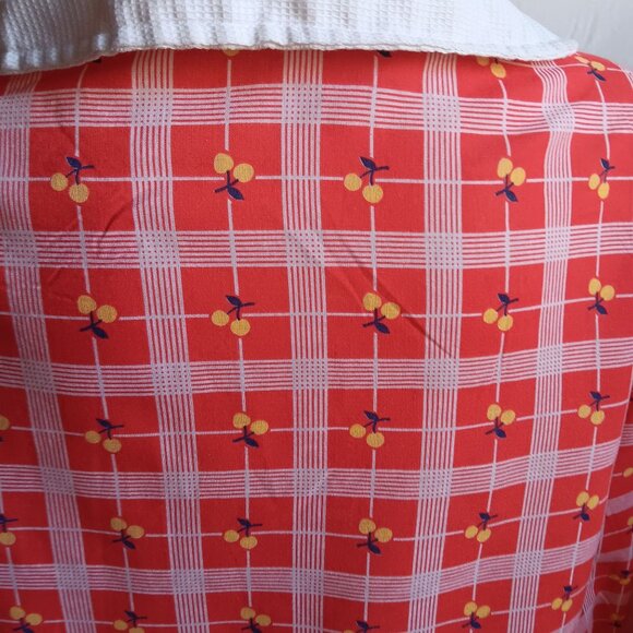 Medium Vintage Plaid Long Sleeve Blouse With White Bib Collar & Button Front - Picture 6 of 7